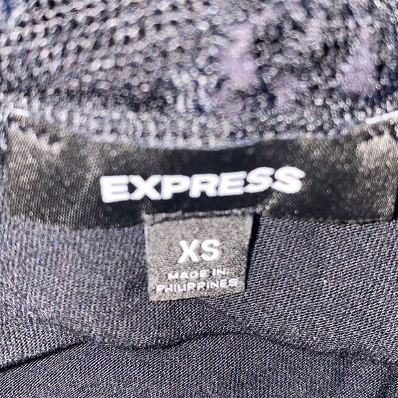 ✨ Express scoop neck lace top✨ - Picture 4 of 4